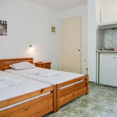 Plaza Studios Agia Anna  Exteriör bild