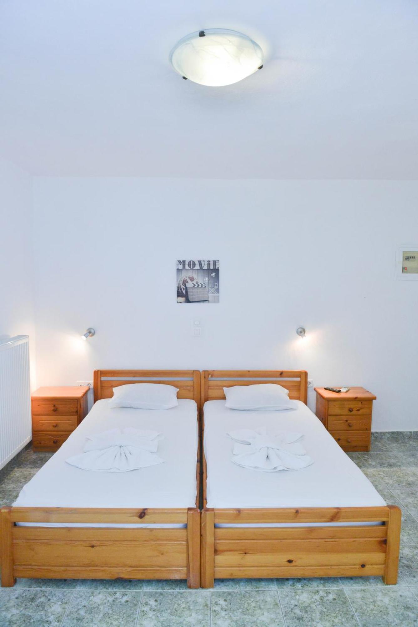 Plaza Studios Agia Anna  Exteriör bild