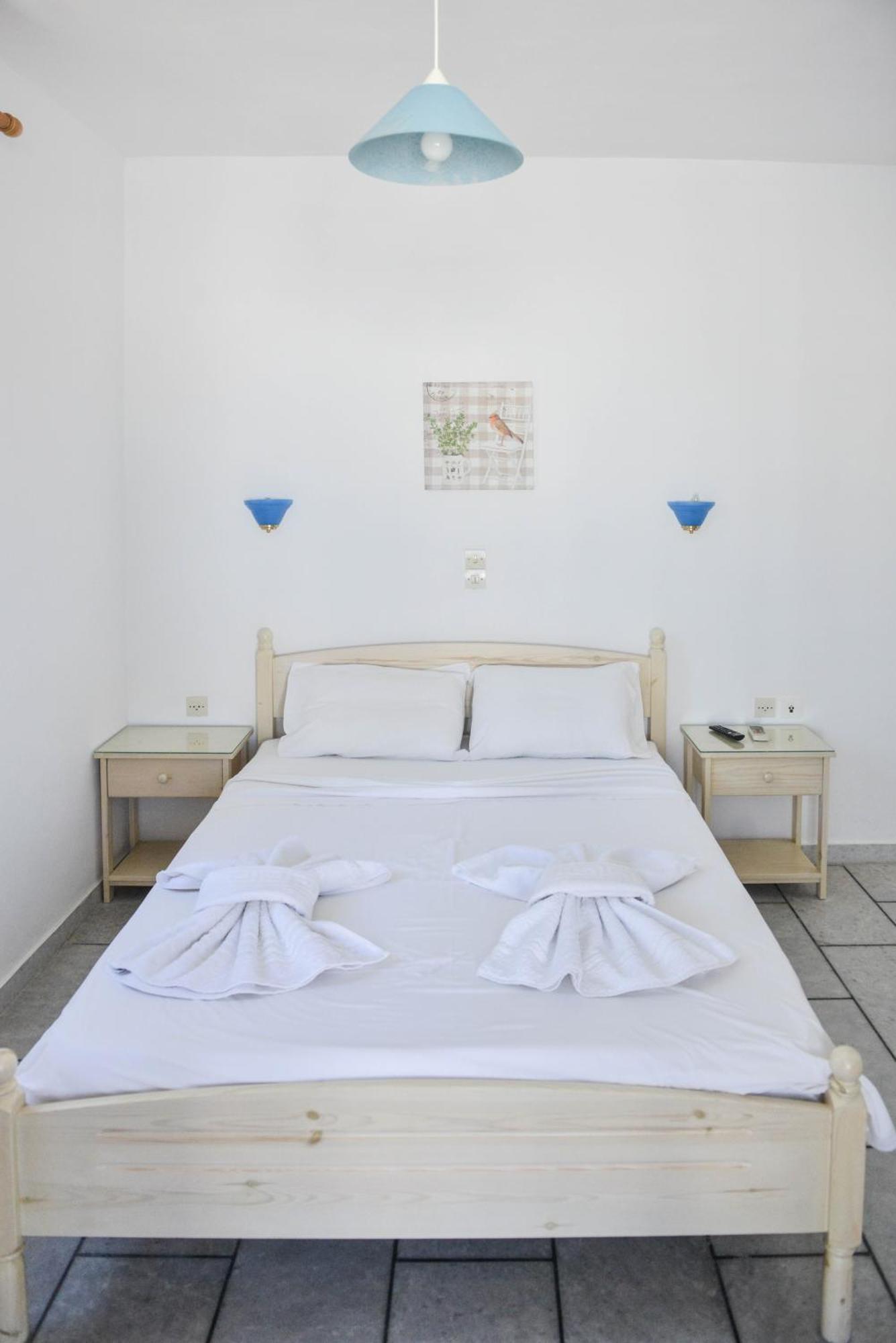 Plaza Studios Agia Anna  Exteriör bild