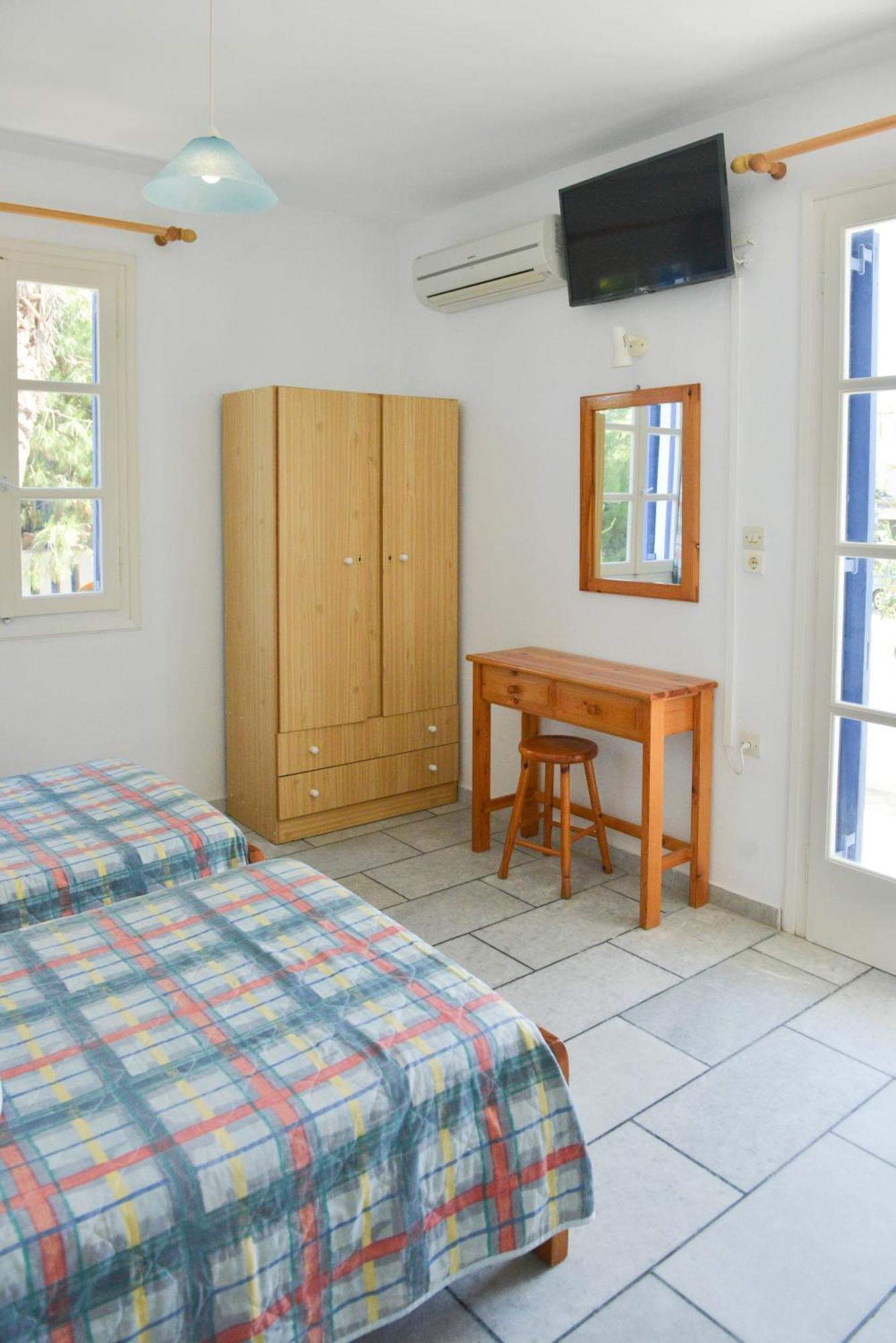 Plaza Studios Agia Anna  Exteriör bild