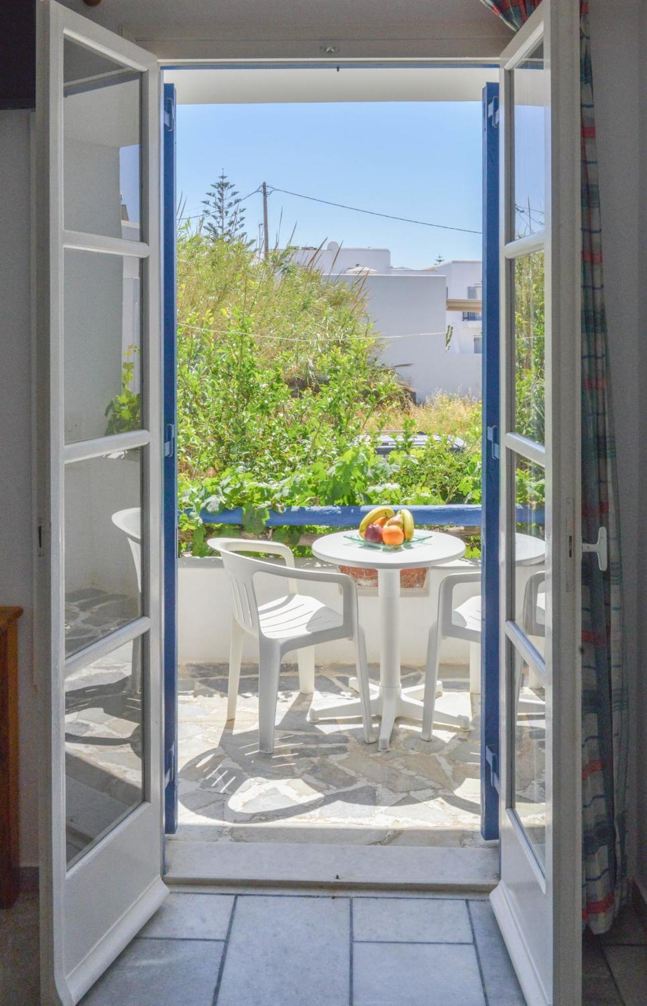 Plaza Studios Agia Anna  Exteriör bild